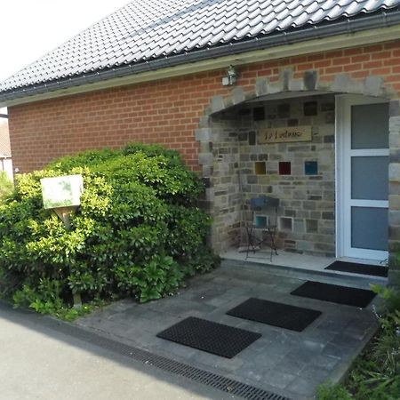 La Lustinoise Bed & Breakfast Exterior photo