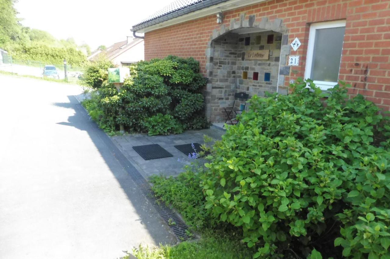 La Lustinoise Bed & Breakfast Exterior photo