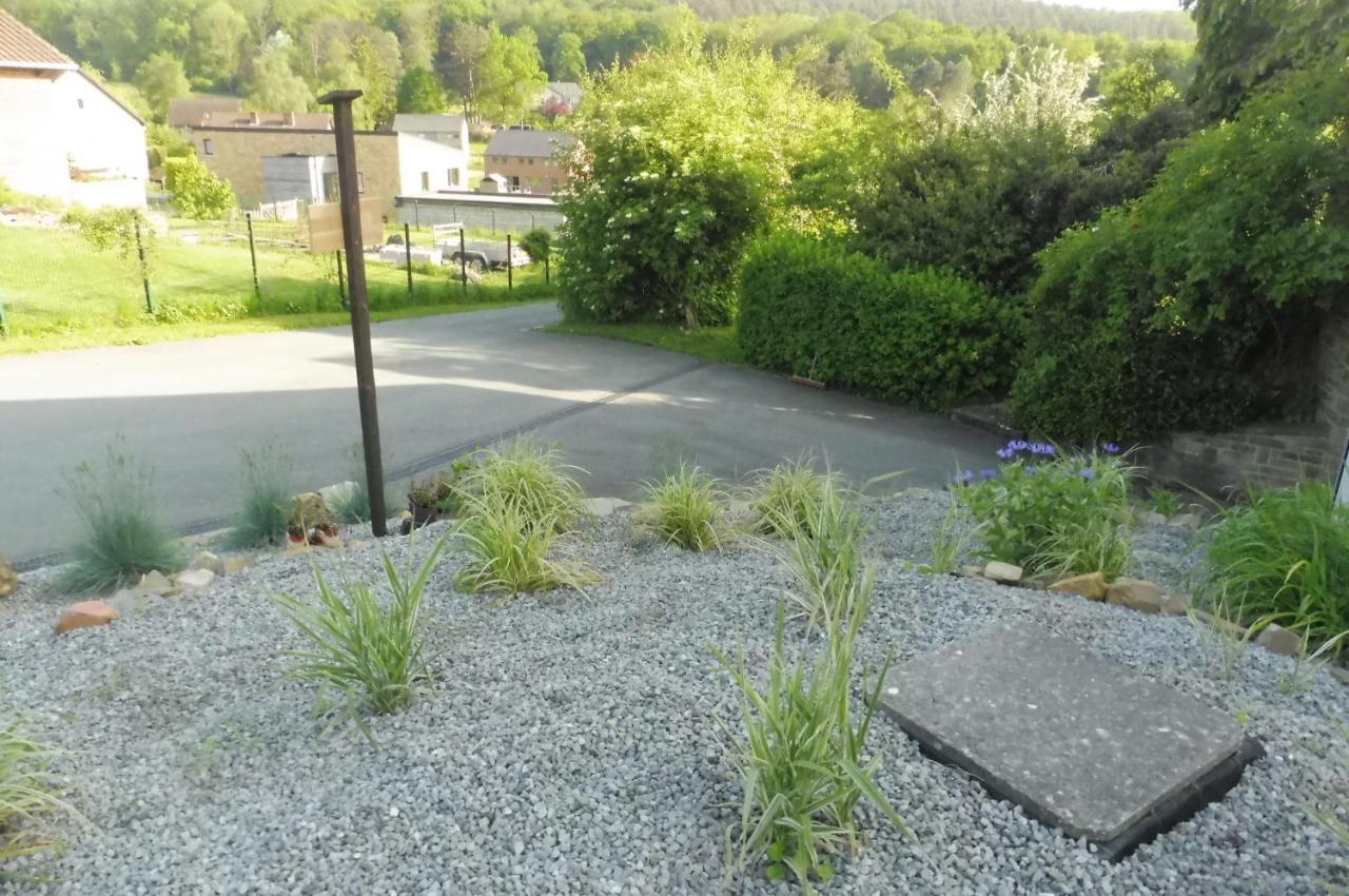La Lustinoise Bed & Breakfast Exterior photo
