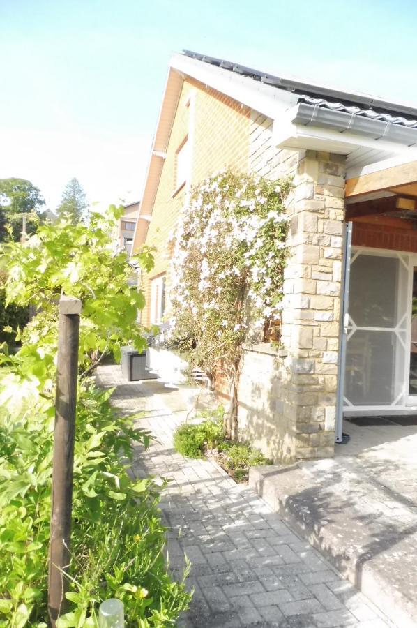 La Lustinoise Bed & Breakfast Exterior photo